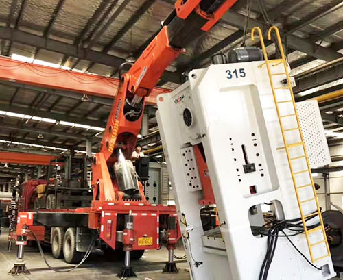 天柱提升工作效率，选择优质折臂吊租赁服务