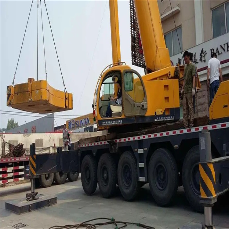 天柱当地吊车出租|机器吊装|75吨|工厂搬迁服务