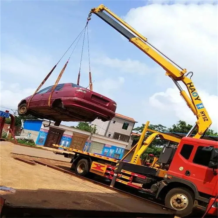 天柱吊车吊汽车的正确方法